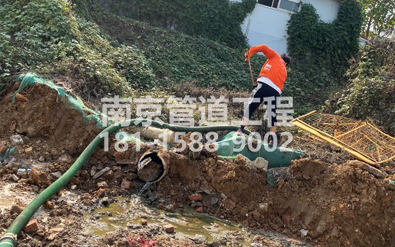 263热河南路工地化粪池清理